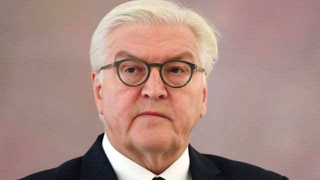 Bundespräsident Steinmeier ruft zusammen mit weiteren Staatsoberhäuptern zur Bildung einer "globalen Allianz" gegen die Corona-Pandemie auf. Bundespräsident Steinmeier ruft zusammen mit weiteren Staatsoberhäuptern zur Bildung einer "globalen Allianz" gegen die Corona-Pandemie auf.