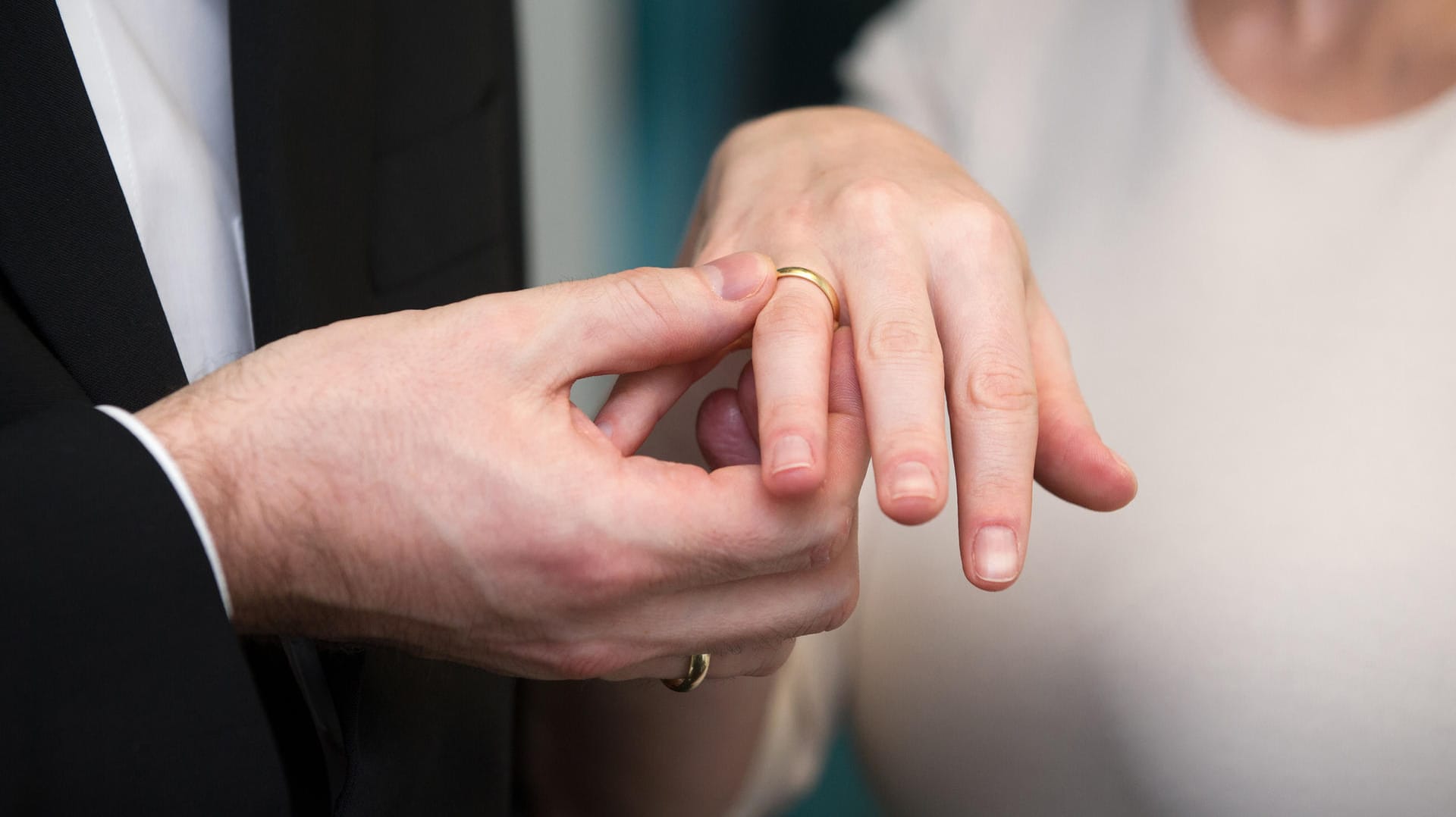 Hochzeit: Über einen Ehevertrag sollten sich die Partner Gedanken machen. Das schafft Klarheit für beide Seiten.