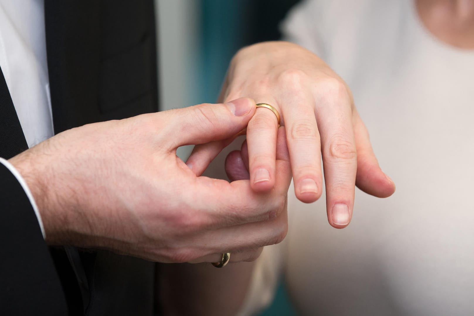 Hochzeit: Über einen Ehevertrag sollten sich die Partner Gedanken machen. Das schafft Klarheit für beide Seiten. Hochzeit: Über einen Ehevertrag sollten sich die Partner Gedanken machen. Das schafft Klarheit für beide Seiten.
