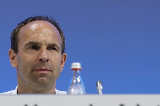 Verzichtet auch auf einen Teil seines Gehalts: Schalkes Vorstand Alexander Jobst.