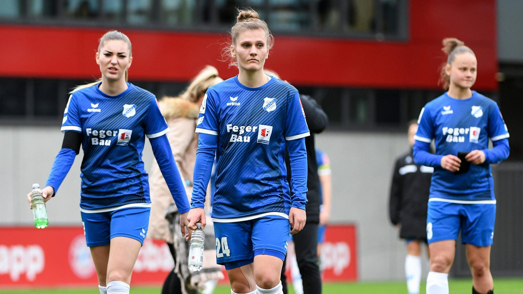 Spielerinnen des SC Sand: Aufgrund der beantragten Kurzarbeit müssen sich die Fußballerinnen nach Zweitjobs umsehen.