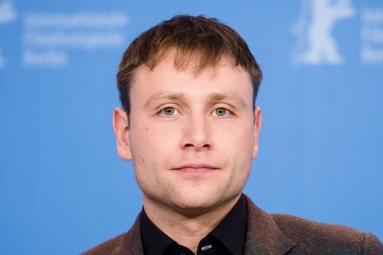 Max Riemelt hat seine "Tatort"-Premiere hinter sich.