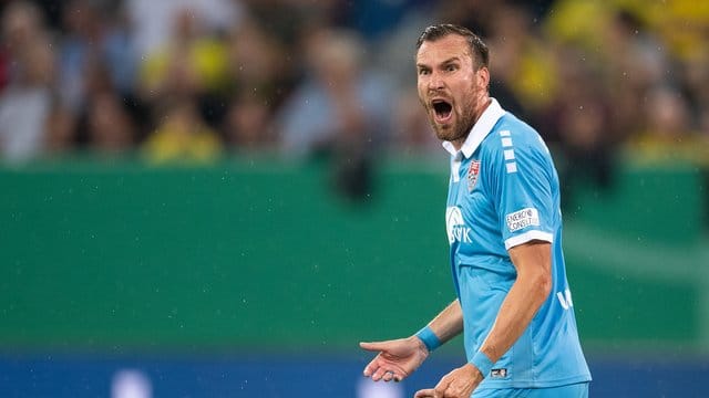 Kevin Großkreutz will seine Kneipe "Schmackes" retten.