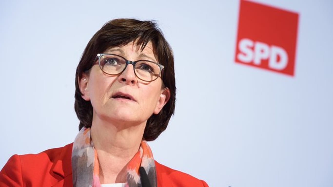 Saskia Esken, Bundesvorsitzende der SPD, stellt eine einmalige Vermögensabgabe zur Finanzierung der Corona-Krise zur Diskussion.