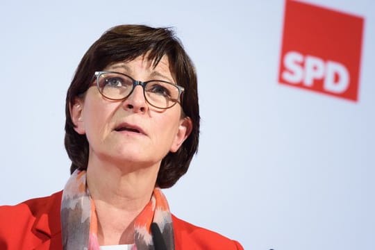 Saskia Esken, Bundesvorsitzende der SPD, stellt eine einmalige Vermögensabgabe zur Finanzierung der Corona-Krise zur Diskussion.