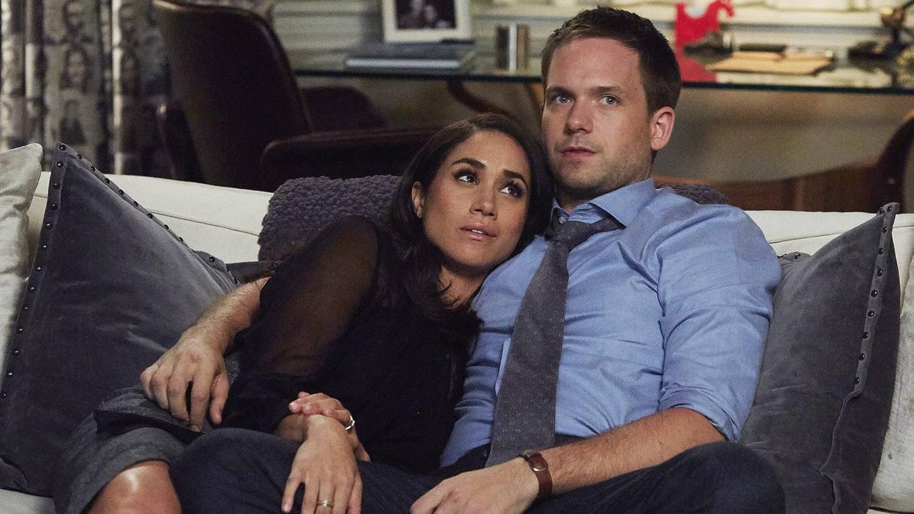 Meghan Markle mit Patrick J. Adams als Rachel Zane und Mike Ross in "Suits": Werden wir Harry und Meghan in ähnlichen Rollen wiedersehen?