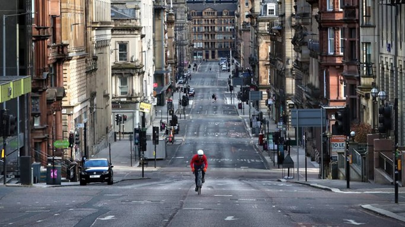 Auch in Glasgow gehen die Leute wegen des Coronavirus nicht mehr auf die Straße.