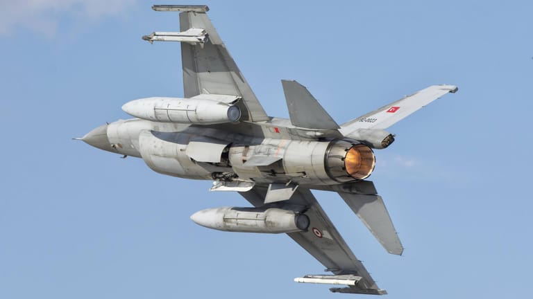 Eine F-16 der türkischen Luftwaffe (Symbolbild).