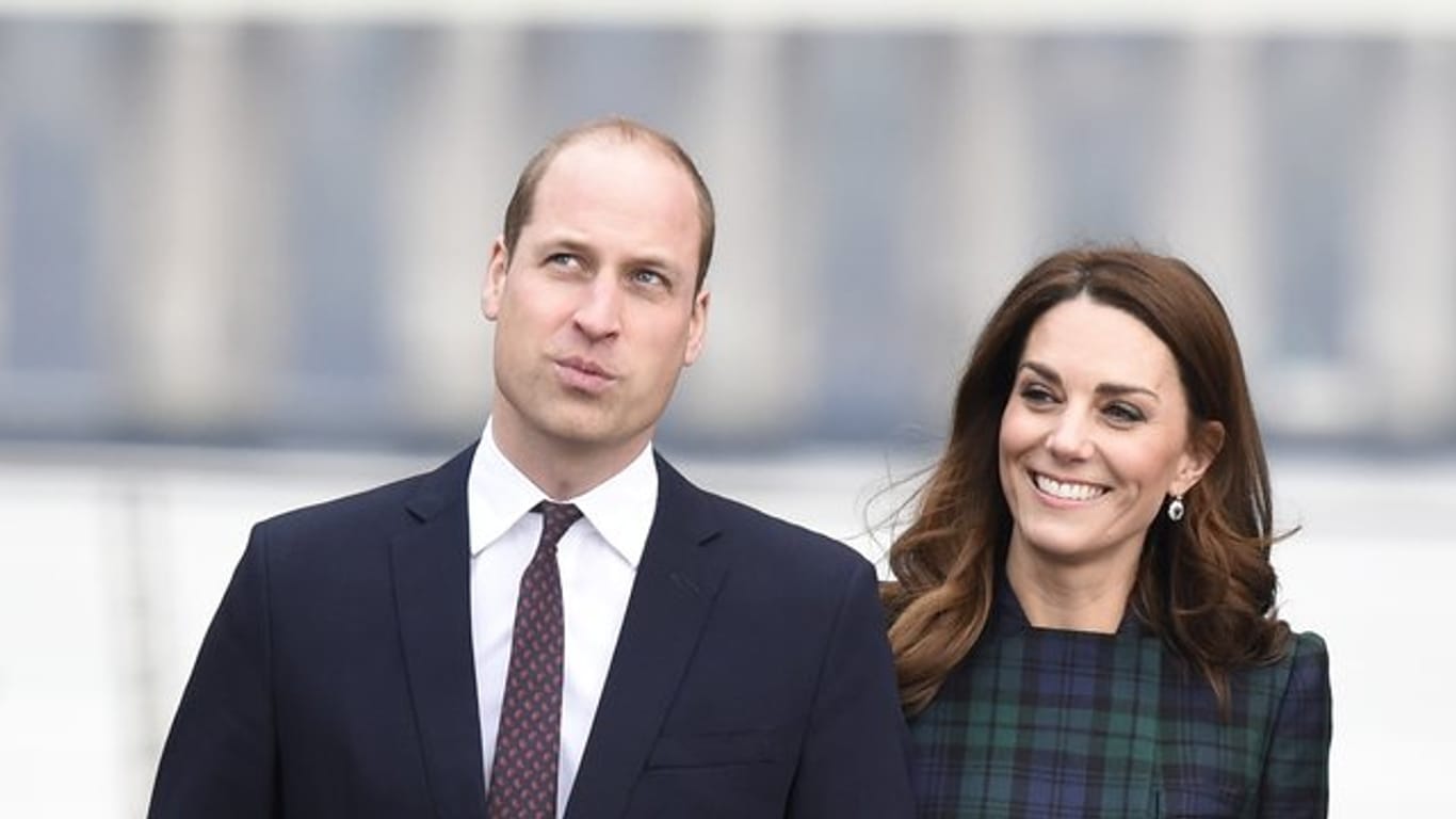 Prinz William und Kate, der Herzog und die Herzogin von Cambridge, zeigen ihre Unterstützung.