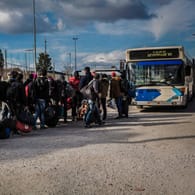 Flüchtlinge aus Syrien kamen im Jahr 2015 in die EU: Polen, Tschechien und Ungarn weigerten sich, während der Krise Migranten aufzunehmen.