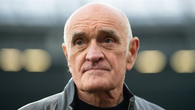 Hofft auf eine schnelle Fortsetzung des Profifußball-Betriebs: Martin Kind. Hofft auf eine schnelle Fortsetzung des Profifußball-Betriebs: Martin Kind.