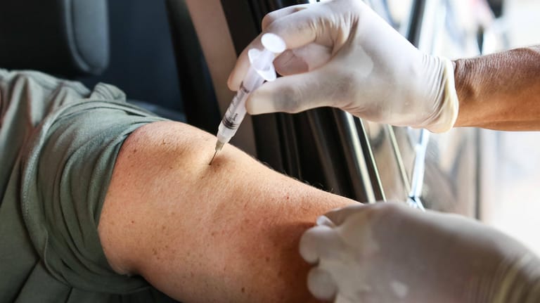 Influenza-Impfung in Brasilien: Nach der SARS-Epidemie liefen mehrere Forschungsprojekte für Impfstoffe an. Doch sie wurden nie zu Ende verfolgt.