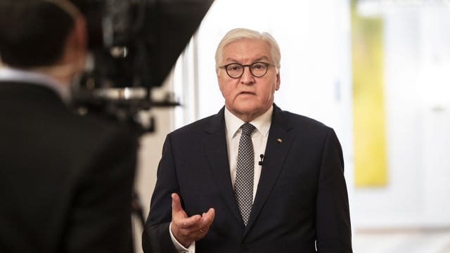 Bundespräsident Frank-Walter Steinmeier hat die Bürger in der Korona-Krise zur Hilfsbereitschaft im Alltag aufgerufen. Bundespräsident Frank-Walter Steinmeier hat die Bürger in der Korona-Krise zur Hilfsbereitschaft im Alltag aufgerufen.