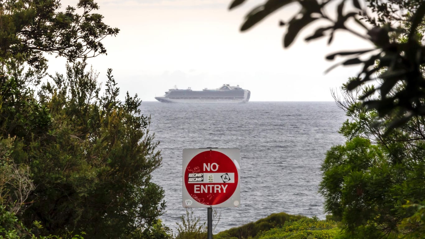 Das Kreuzfahrtschiff "Ruby Princess" sitzt wegen der Corona-Krise vor der australischen Küste fest.