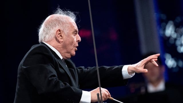 Daniel Barenboim ist Generalmusikdirektor der Staatsoper Unter den Linden. Daniel Barenboim ist Generalmusikdirektor der Staatsoper Unter den Linden.