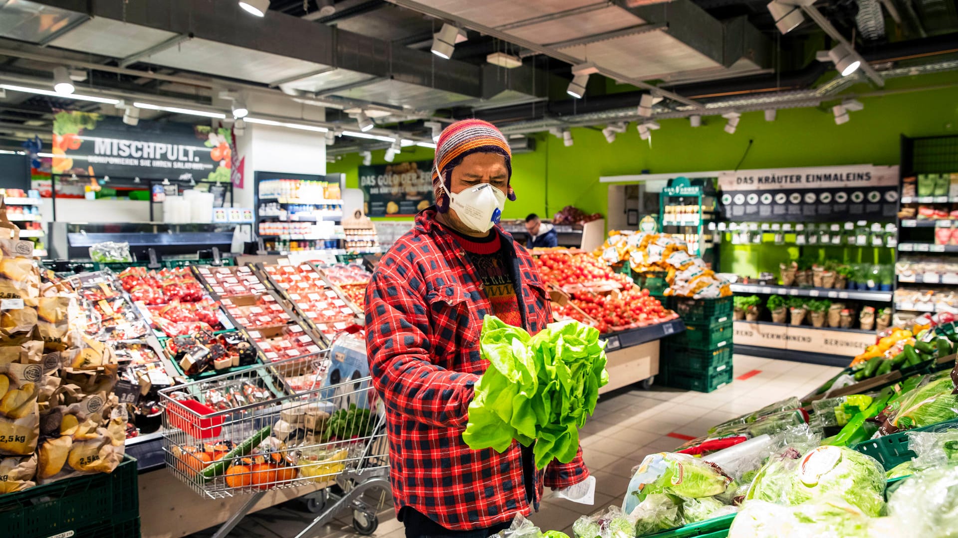 Obst und Gemüse: Viele haben Sorge, sich über Lebensmittel mit dem Coronavirus infizieren zu können.