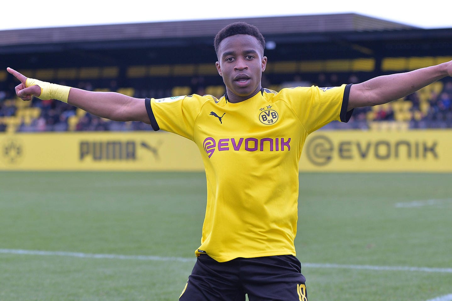 Youssoufa Moukoko: Das Ausnahmetalent darf wohl bald für den BVB in der Bundesliga auflaufen.