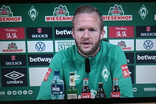 "Lieber Spiele ohne Zuschauer als keine Spiele", findet Kevin Vogt: Der Werder-Spieler während eines Livestreams.
