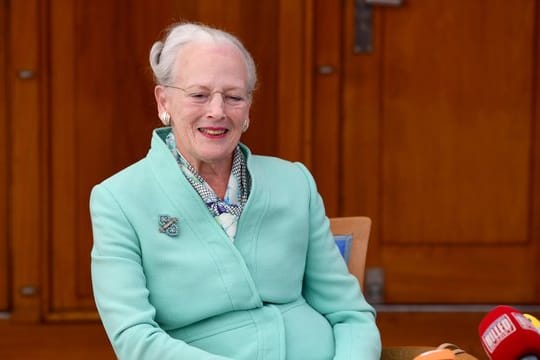 Königin Margrethe will ihren älteren Mitbürger mit Blumen eine Freude bereiten.