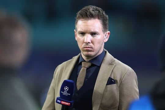 Leipzigs Trainer Julian Nagelsmann glaubt an eine Fortsetzung der Saison - wenn auch spät.