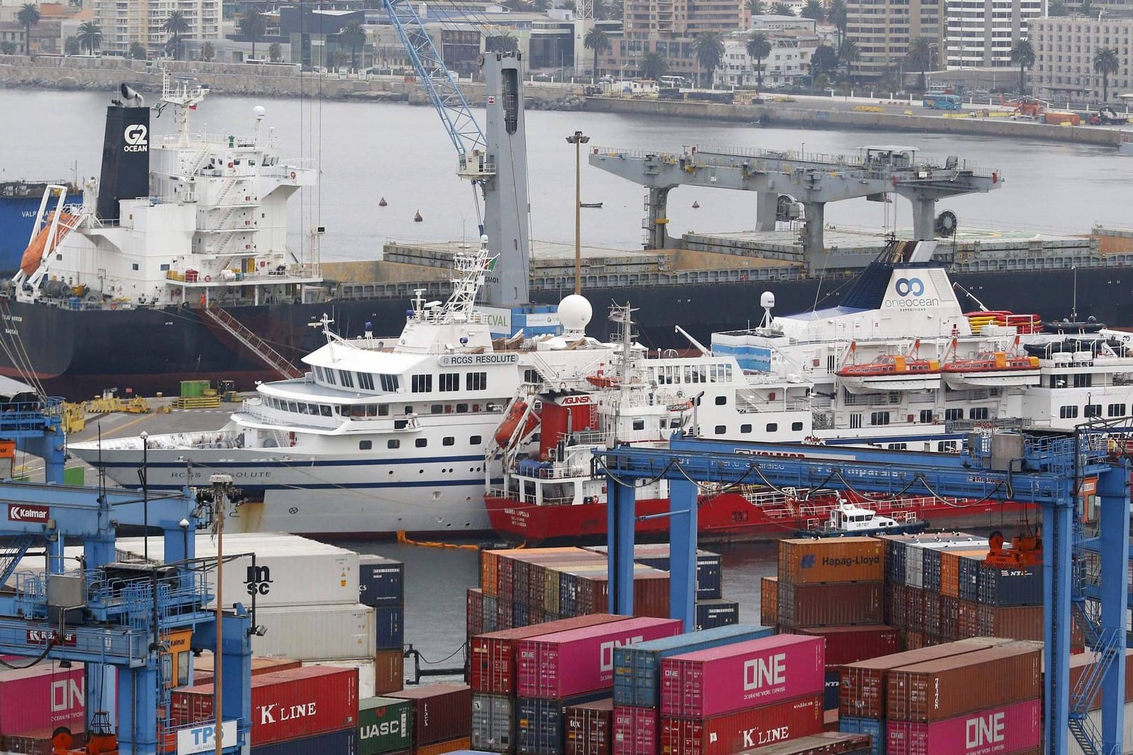 Die "RCGS Resolute" in Chile (Archivbild): Der Kreuzer kollidierte mit einem venezolanischen Marineschiff.