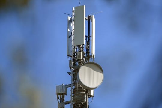 "5G-Skeptiker" sollen von der Notwendigkeit von Sendemasten überzeugt werden.