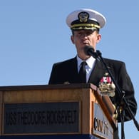 Brett Crozier: Der Kapitän forderte in einem Beschwerdebrief die Evakuierung seines Schiffes. (Archivbild)