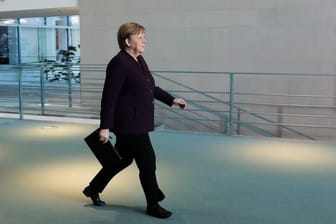 Bundeskanzlerin Angela Merkel (CDU) kehrt in das Kanzleramt zurück.