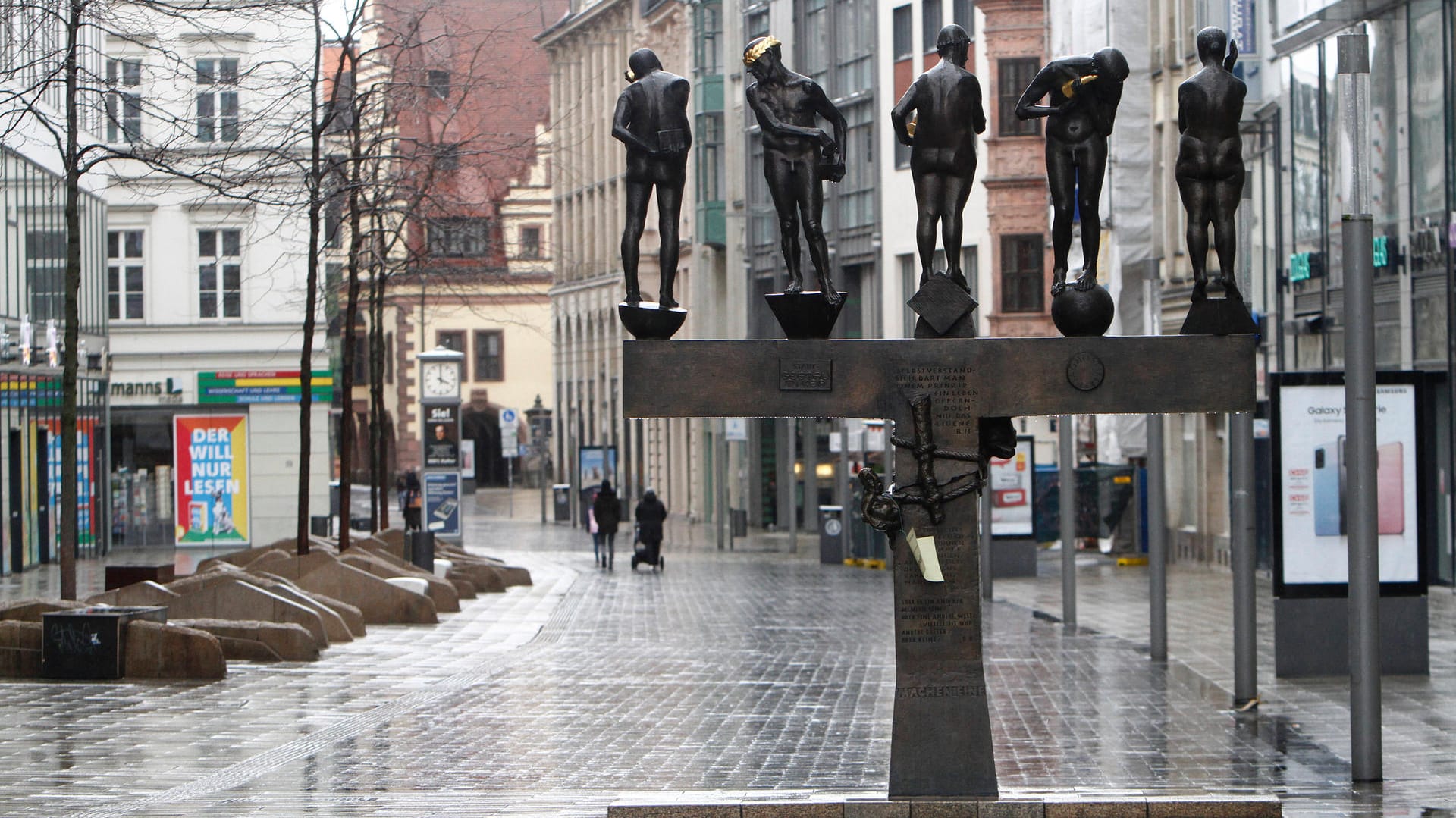 Leere Straße in Leipzig als Folge der Ausgangseinschränkung: Experten sind sich sicher, dass nur eine stufenweise Lockerung der Beschränkungen funktionieren kann.