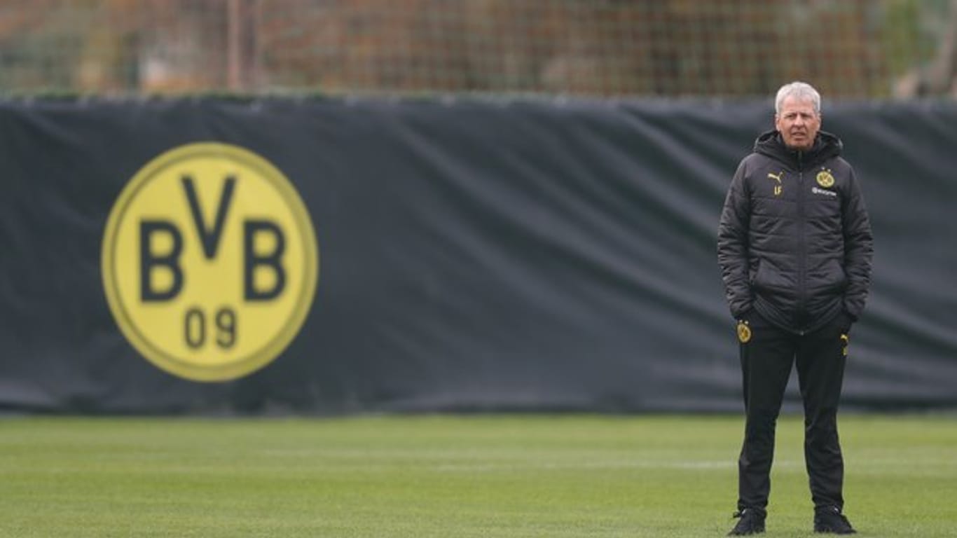 BVB-Coach Lucien Favre trainiert bereits wieder mit seinen Spielern.