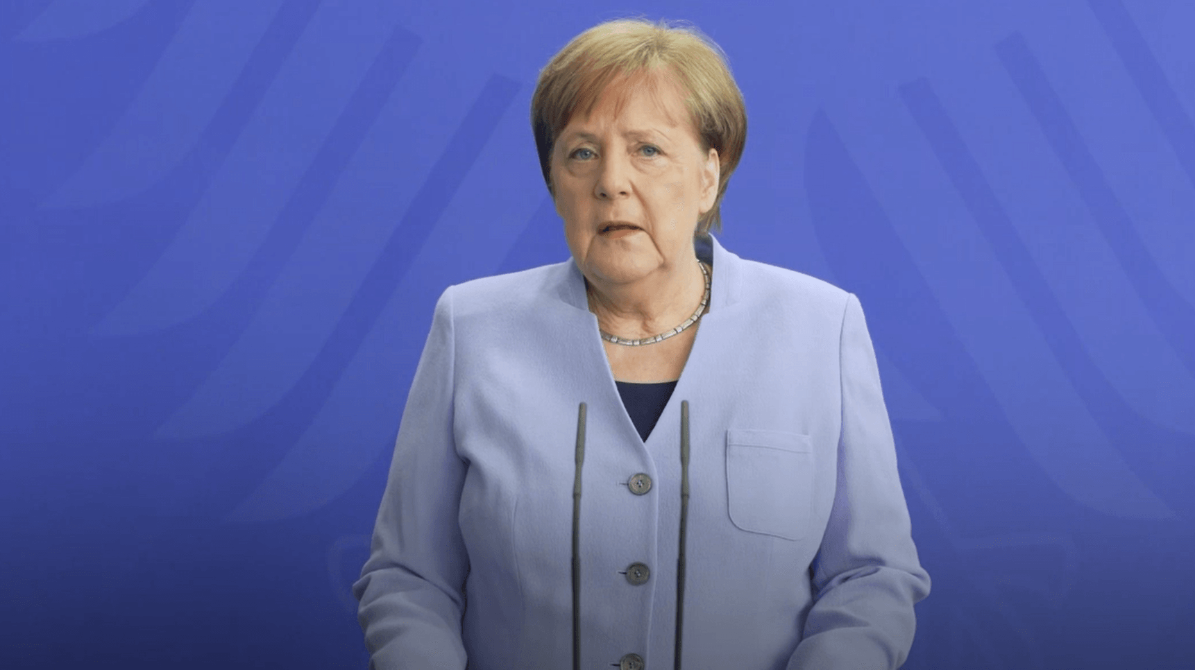 Bundeskanzlerin Angela Merkel äußerte sich am Freitag in ihrem Video-Podcast über ein mögliches Ende der Beschränkungen. Bundeskanzlerin Angela Merkel äußerte sich am Freitag in ihrem Video-Podcast über ein mögliches Ende der Beschränkungen.