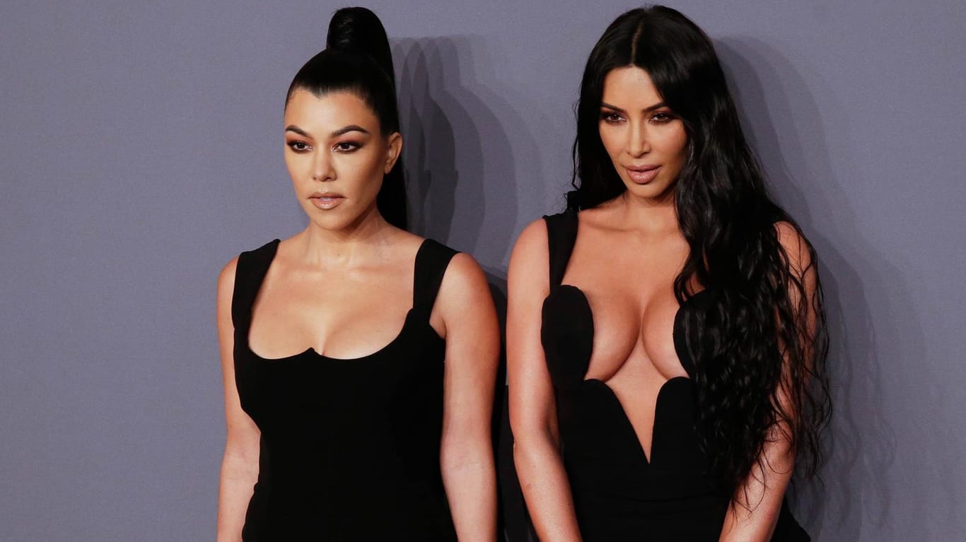 Kourtney und Kim Kardashian: Die Schwestern haben sich in ihrer eigenen TV-Show bis aufs Blut bekämpft.