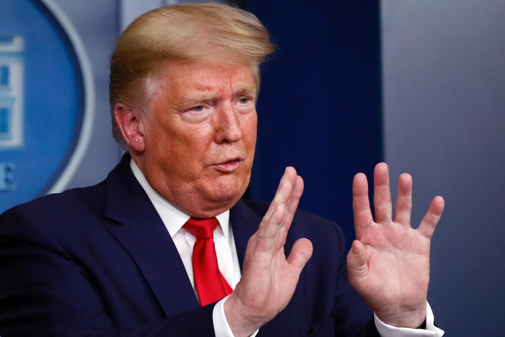 Donald Trump: Der US-Präsident kann sich nicht vorstellen, Könige oder Diktatoren mit Atemmaske zu begrüßen.