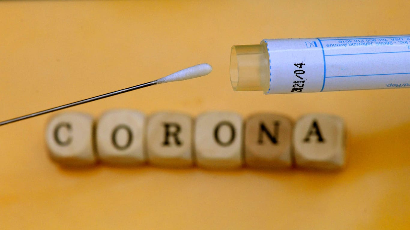 Coronavirus-Test: Nur Fachleute können den Abstrich korrekt entnehmen.