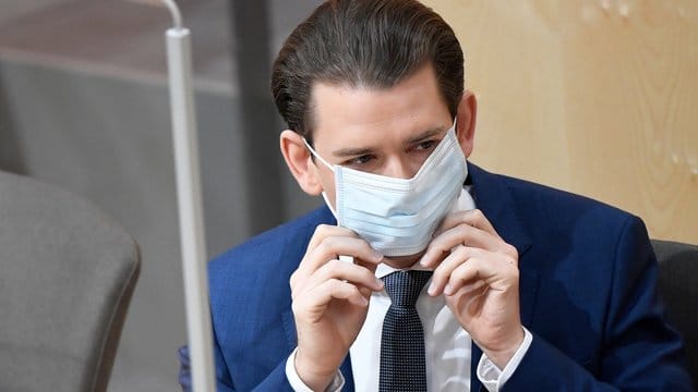 Österreichs Bundeskanzler Sebastian Kurz mit Mundschutz während einer Sitzung des Nationalrate. Österreichs Bundeskanzler Sebastian Kurz mit Mundschutz während einer Sitzung des Nationalrate.