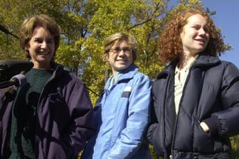 Maeve Kennedy McKean (Mitte): Die Tochter der Ex-Vizegouverneurin Kathleen Kennedy (li. im Jahr 2002) ist verschollen.