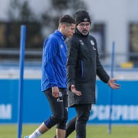 David Wagner (re.): Der Schalke-Coach zeigt sich enttäuscht über das Verhalten von Amine Harit (li.).