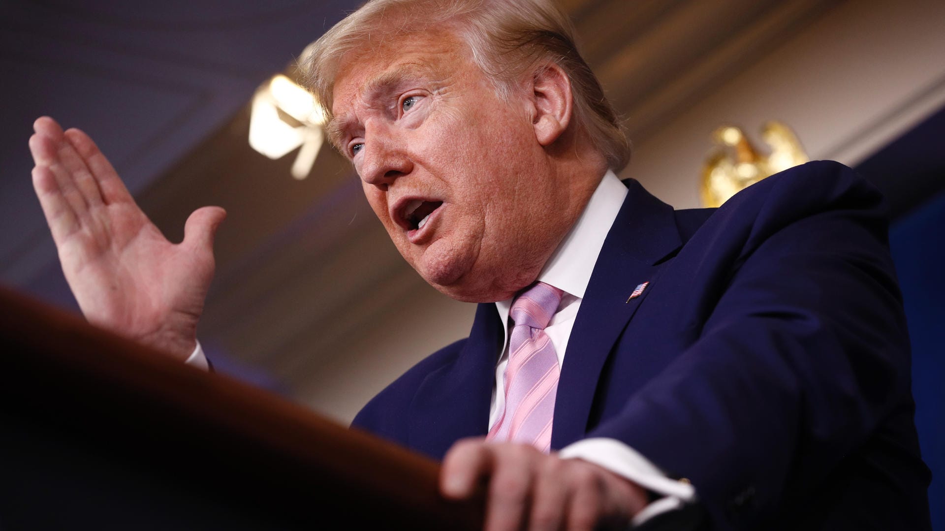 Zum Schutz von US-Jobs denkt Donald Trump über neue Zölle auf Ölimporte nach.