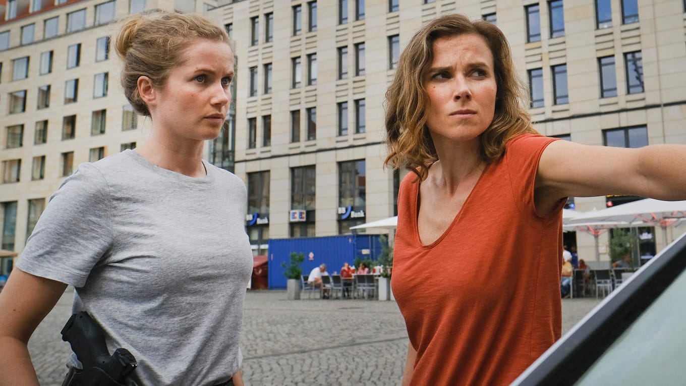 "Tatort: Die Zeit ist gekommen": Die Kommissarinnen Leonie Winkler (Cornelia Gröschel) und Karin Gorniak (Karin Hanczewski) ermitteln wieder in Dresden.