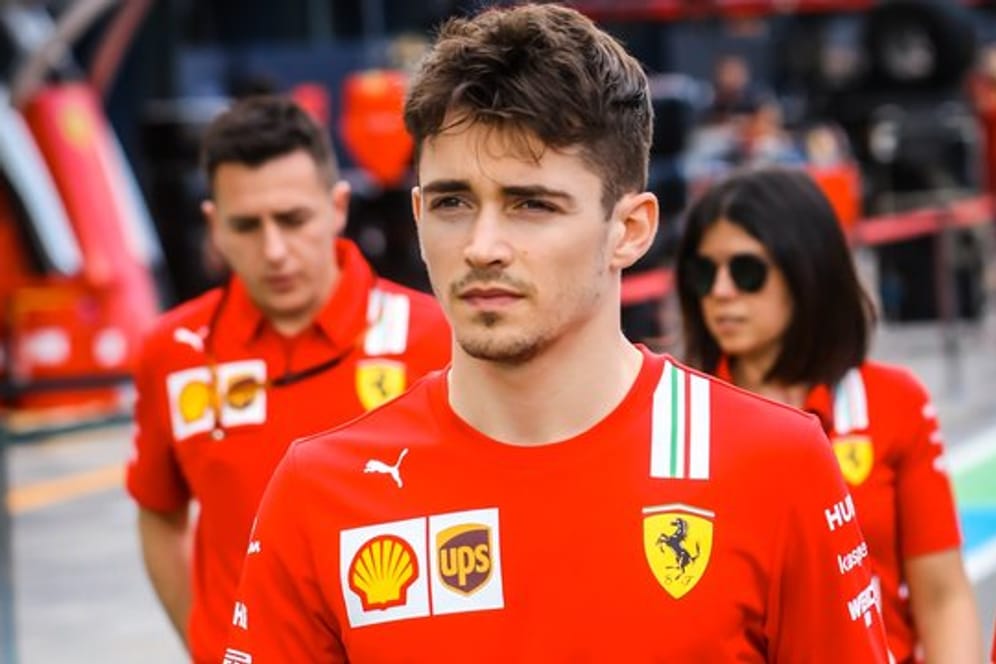 Formel-1-Pilot Charles Leclerc steht bei Ferrari unter Vertrag.