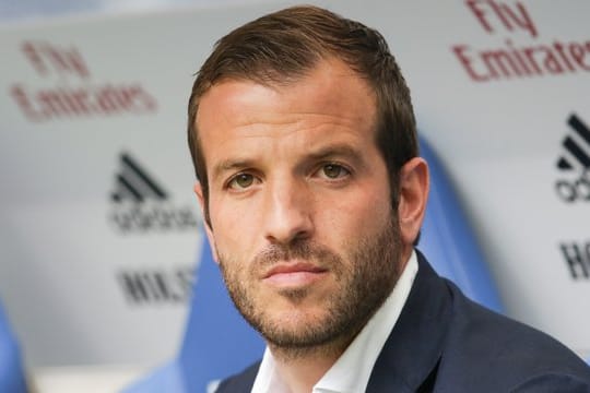 Schaut etwas besorgt auf den HSV: Ex-Spieler Rafael van der Vaart.