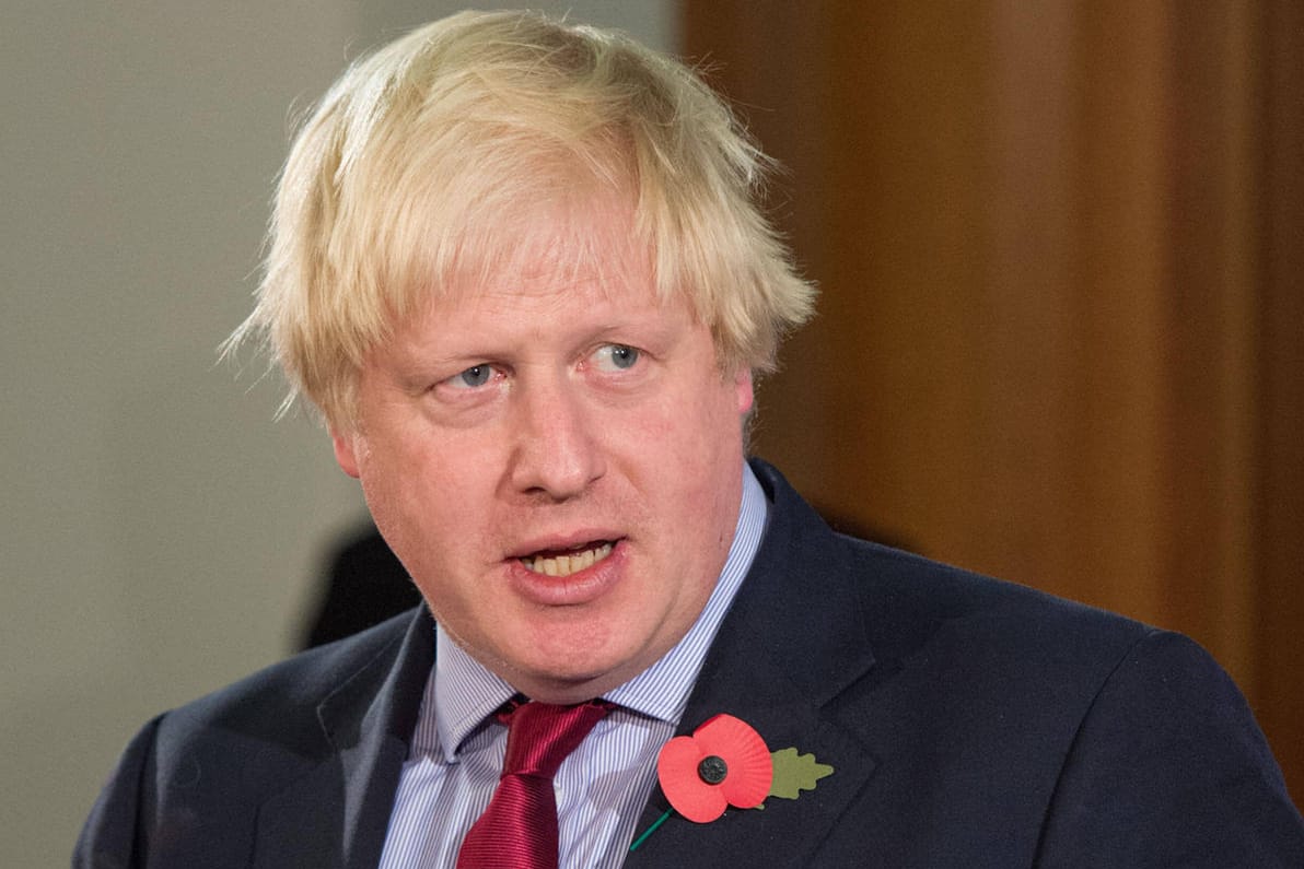 Britischer Premier Boris Johson: Im Krankenhaus wegen Symptomen.