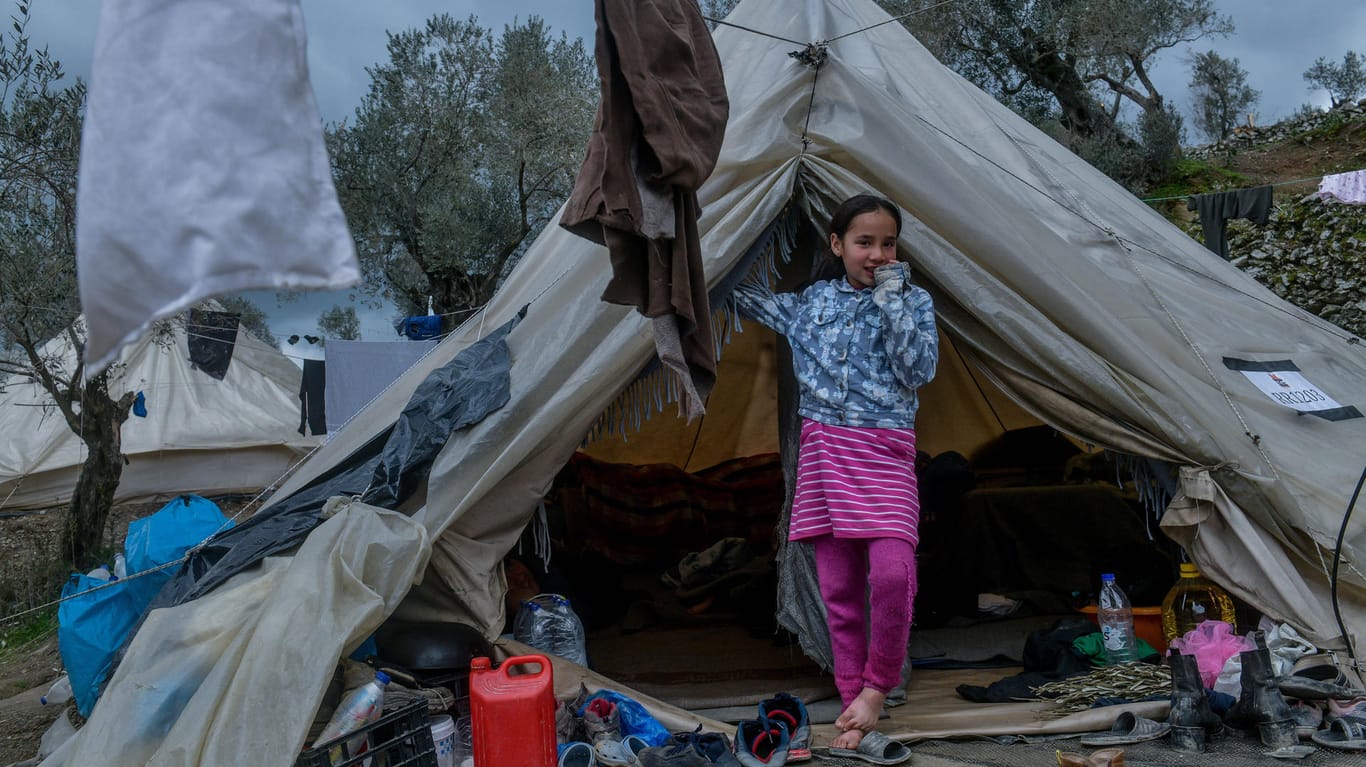 Flüchtlingslager Moria auf der griechischen Insel Lesbos: Unionsabgeordnete appellieren, Kinder in EU-Länder auszufliegen.