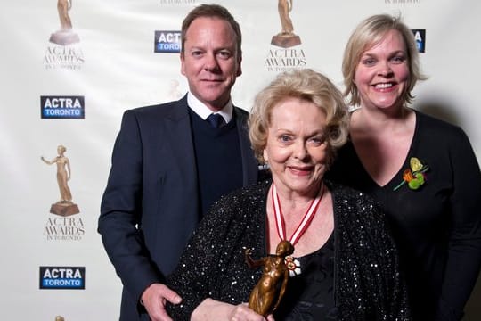 Shirley Douglas mit ihren Kindern Kiefer und Rachel Sutherland.