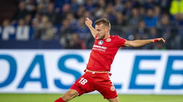 Mainz-Profi Daniel Brosinski gibt sich trotz Corona optimistisch.