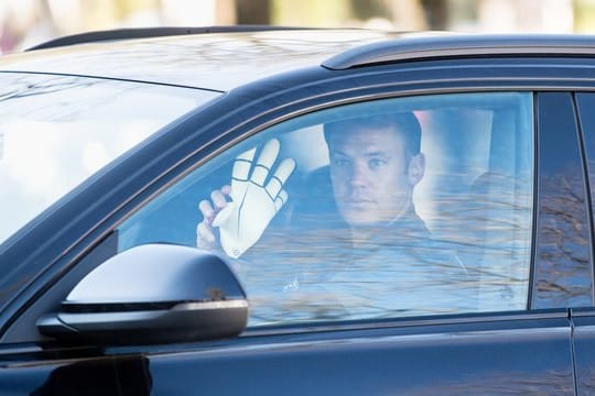 Manuel Neuer bei der Ankunft zum Teamtraining.