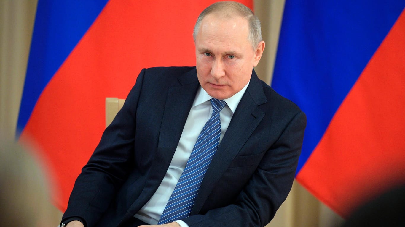 Der russische Präsident Wladimir Putin: Die Corona-Pandemie stürzt Russland in die schlimmste Krise der vergangenen 30 Jahre. Doch der Kremlchef bleibt ungewohnt passiv.