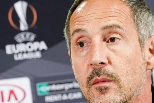 Eintracht-Trainer Adi Hütter würde einen Gehaltsverzicht in Kauf nehmen.