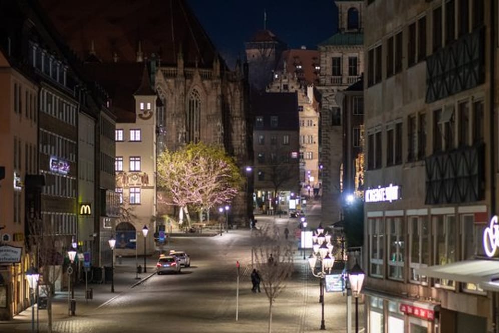 Die Nürnberger Altstadt rund um den Hauptmarkt ist menschenleer.