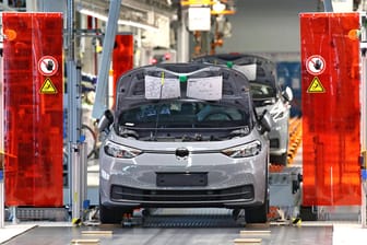 Autoindustrie: VW plant, dass in Niedersachsen 1.200 Tonnen Batterien pro Jahr recycelt werden sollen.